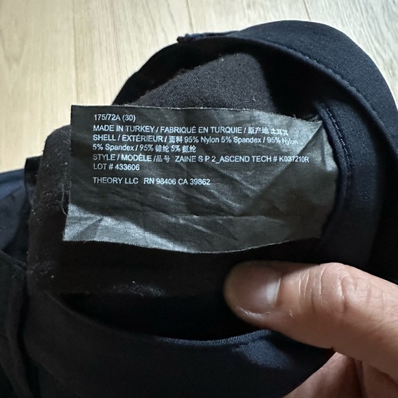 Theory Navy Ascend Tech Shorts Size 30 - Picture 7 of 7